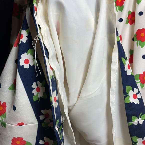 Vintage Hand Taylor Made Floral Designed Knee high Skirt with Slip Liner! - Picture 9 of 11